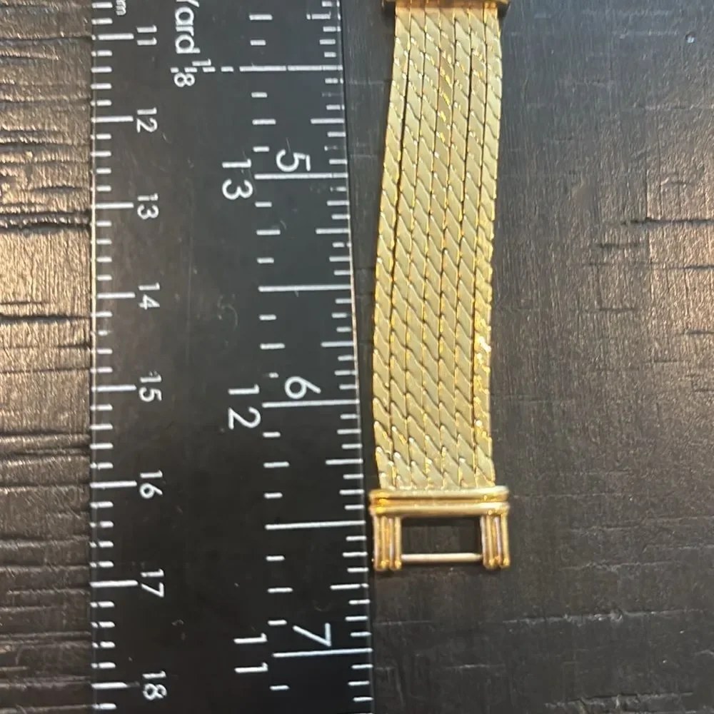 Vintage AVON GOLDTONE QUARTZ WATCH Multichain Old Money Look Trendy​